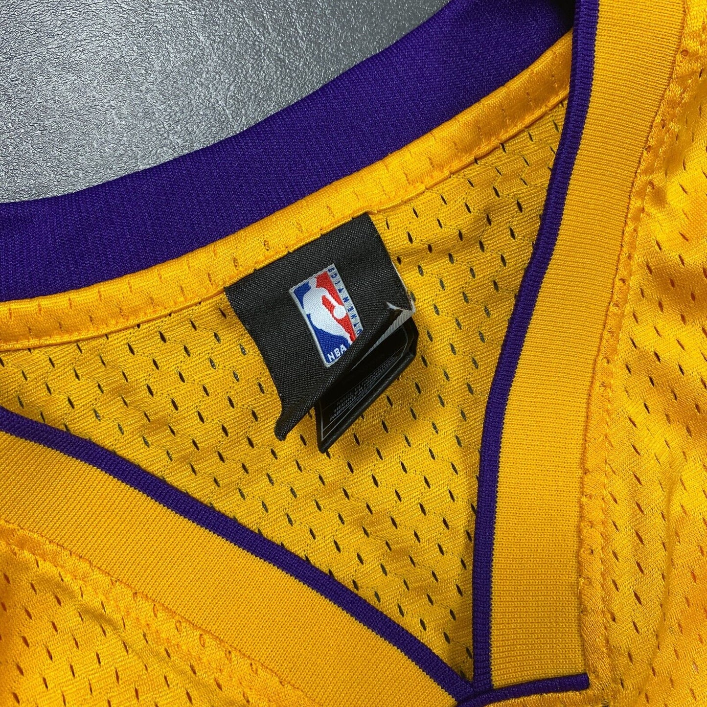 100% Authentic Kobe Bryant Adidas Los Angeles Lakers Swingman Jersey Size S Mens