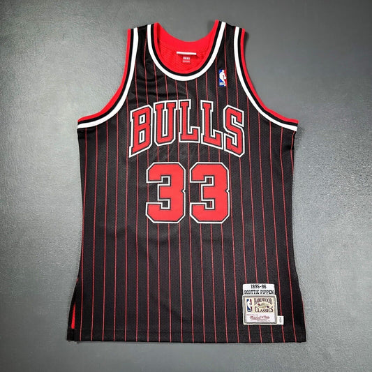 100% Authentic Scottie Pippen Mitchell Ness 95 96 Bulls Jersey Size 40 M Mens