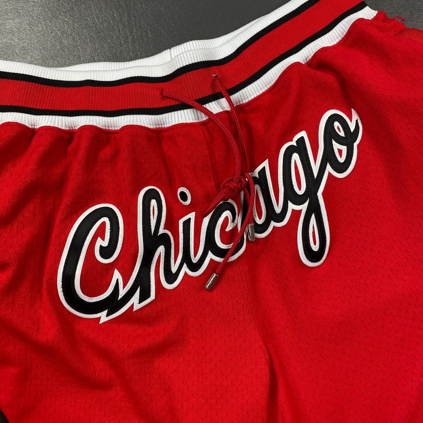 100% Authentic Just Don 96 97 Chicago Bulls Mitchell Ness Shorts Size L 44 Mens