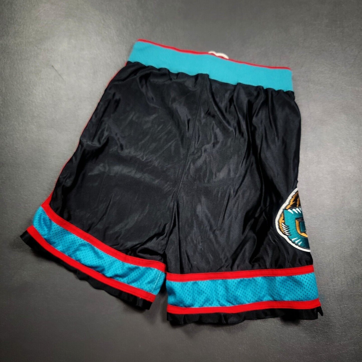 100% Authentic Vancouver Grizzlies Vintage Champion Pro Cut Shorts 34 M Mens
