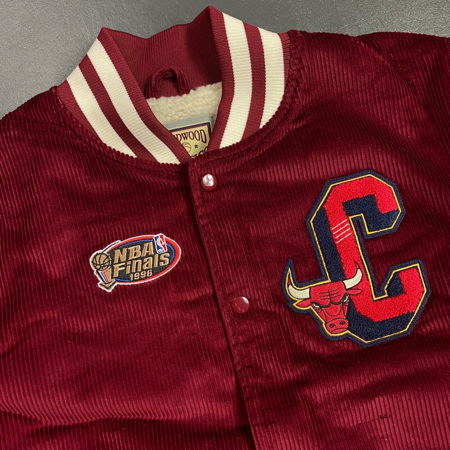 100% Authentic Chicago Bulls Mitchell Ness 1996 NBA Finals Varsity Jacket Size M