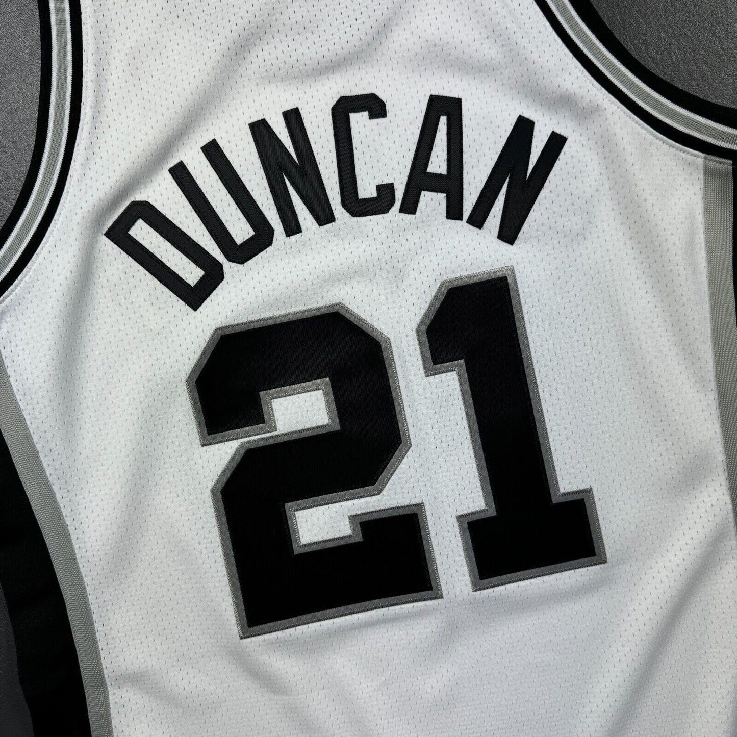 100% Authentic Tim Duncan Mitchell Ness 98 99 NBA Finals Jersey Size 44 L Mens