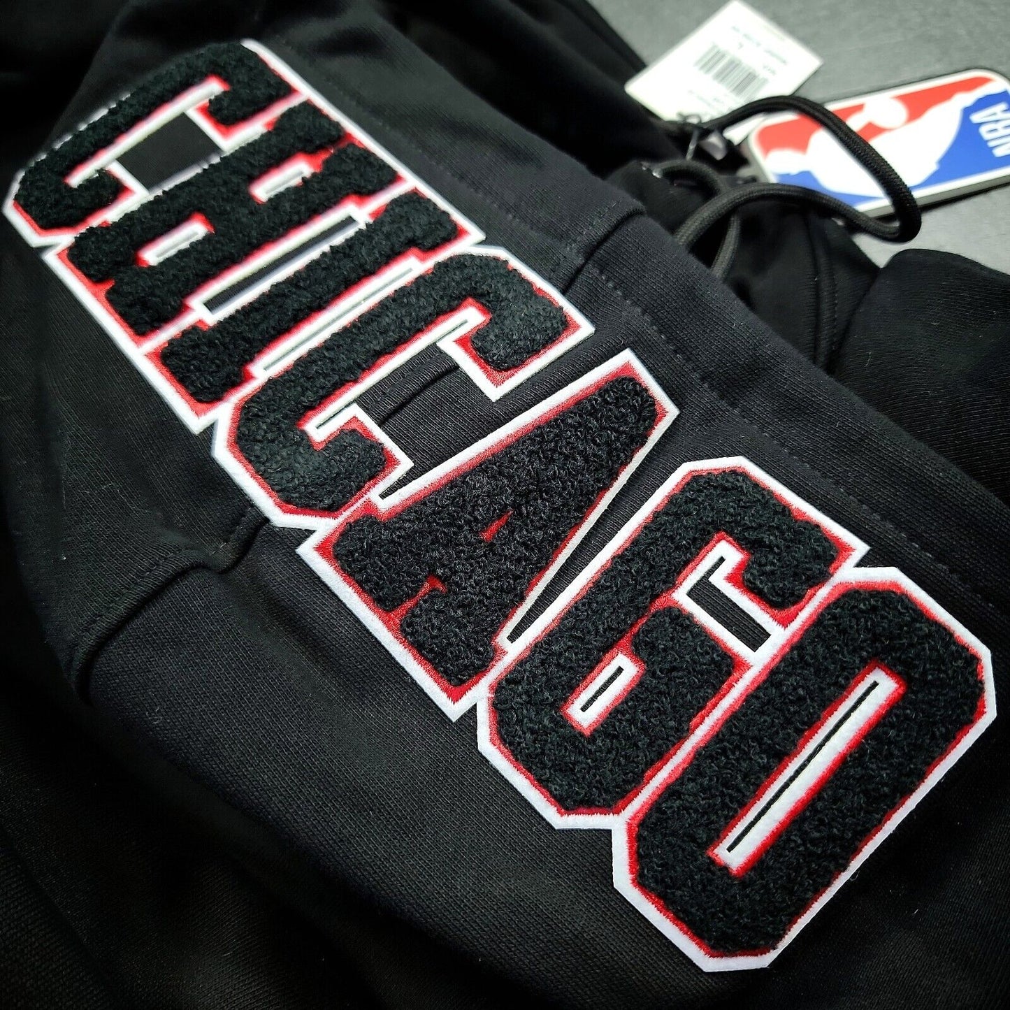 100% Authentic Pro Standard Chicago Bulls 6x Finals Champions Hoodie Size XL