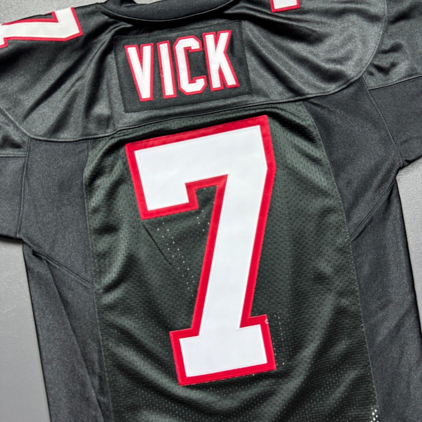 100% Authentic Michael Vick Mitchell & Ness 2002 Falcons Jersey Size 36 S Mens