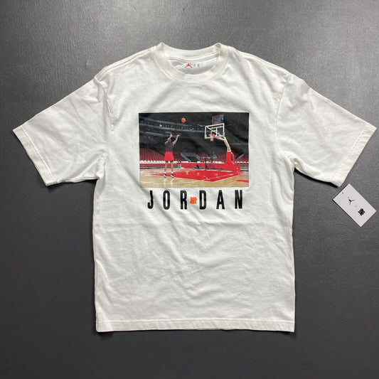 100% Authentic Michael Jordan x Undefeated T-Shirt Size S Small Mens