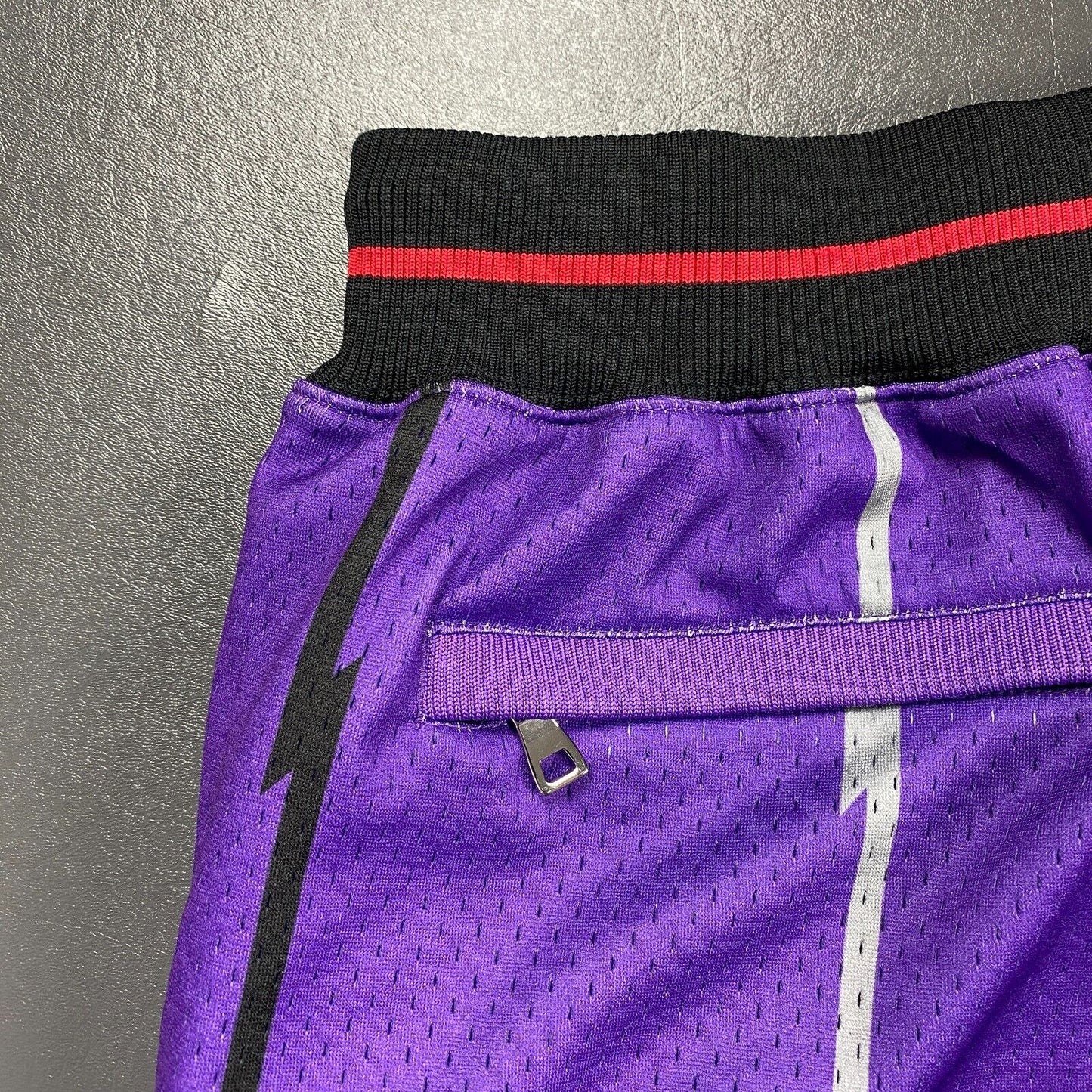 100% Authentic Just Don 95 96 Toronto Raptors Mitchell Ness Shorts Size XL Mens