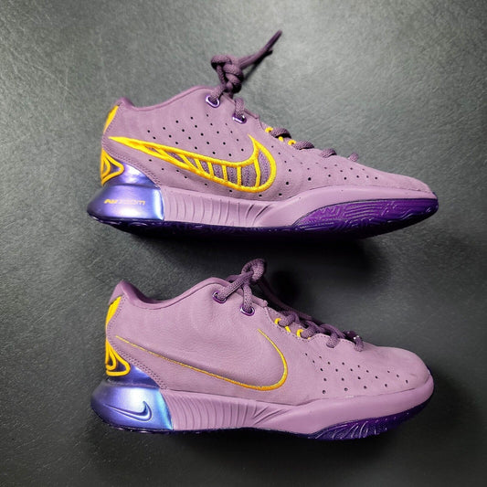 Lebron James Nike 21 XXI Violet Dust University Gold Purple Rain 4.5Y Sneaker