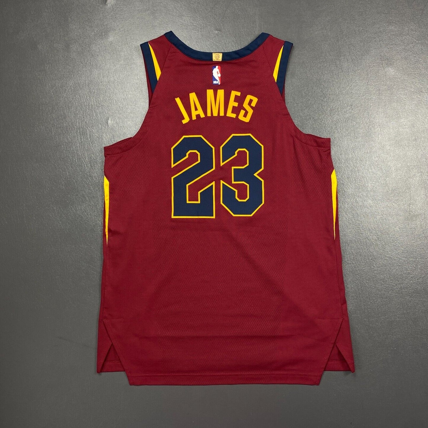 100% Authentic Lebron James Nike Cleveland Cavaliers Icon Jersey Size 48 L Mens