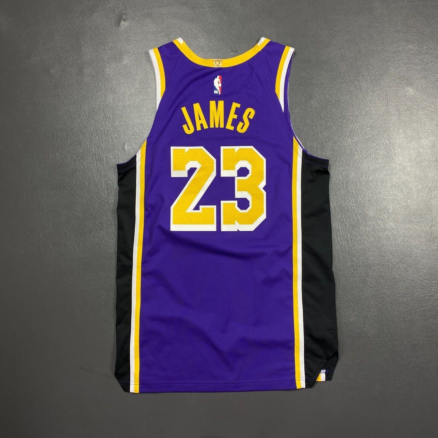 100% Authentic Lebron James Nike Los Angeles Lakers Statement Jersey Size 44 M