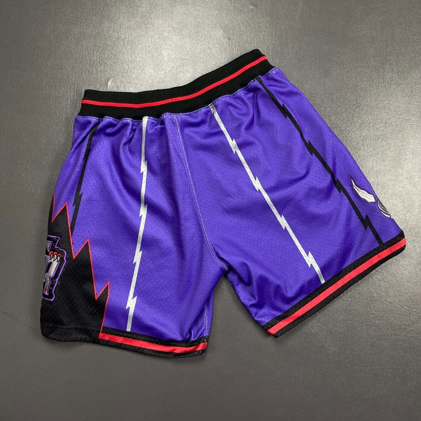 100% Authentic 98 99 Toronto Raptors Mitchell & Ness Pockets Shorts Size L 44
