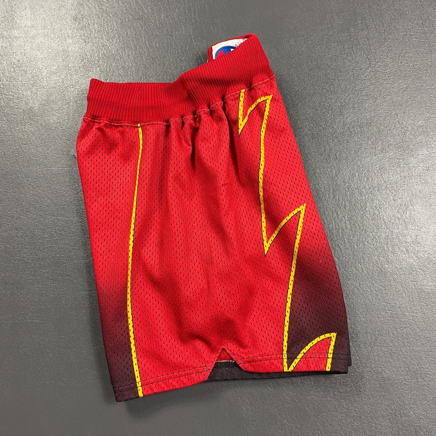 100% Authentic Atlanta Hawks Vintage Champion Shorts Size 34 Mens Pro Cut