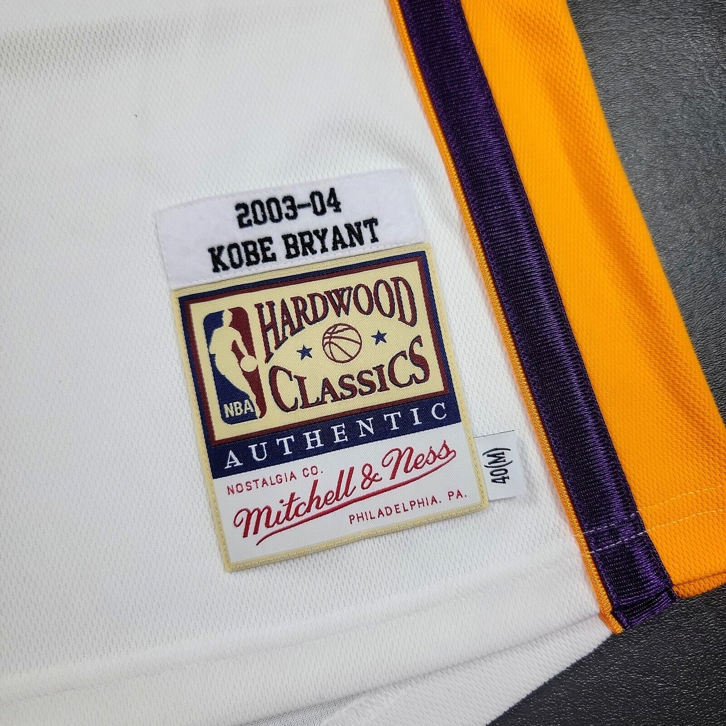 100% Authentic Kobe Bryant Mitchell & Ness 03 04 Lakers Jersey Size 40 M Mens