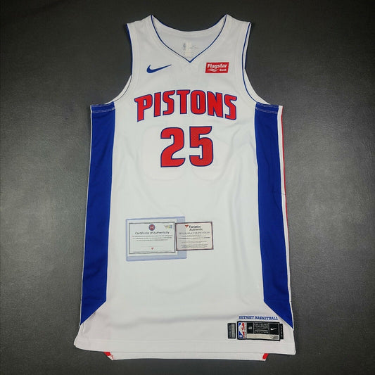 100% Authentic Derrick Rose Detroit Pistons Game Issued Jersey Fanatic COA 48+6"