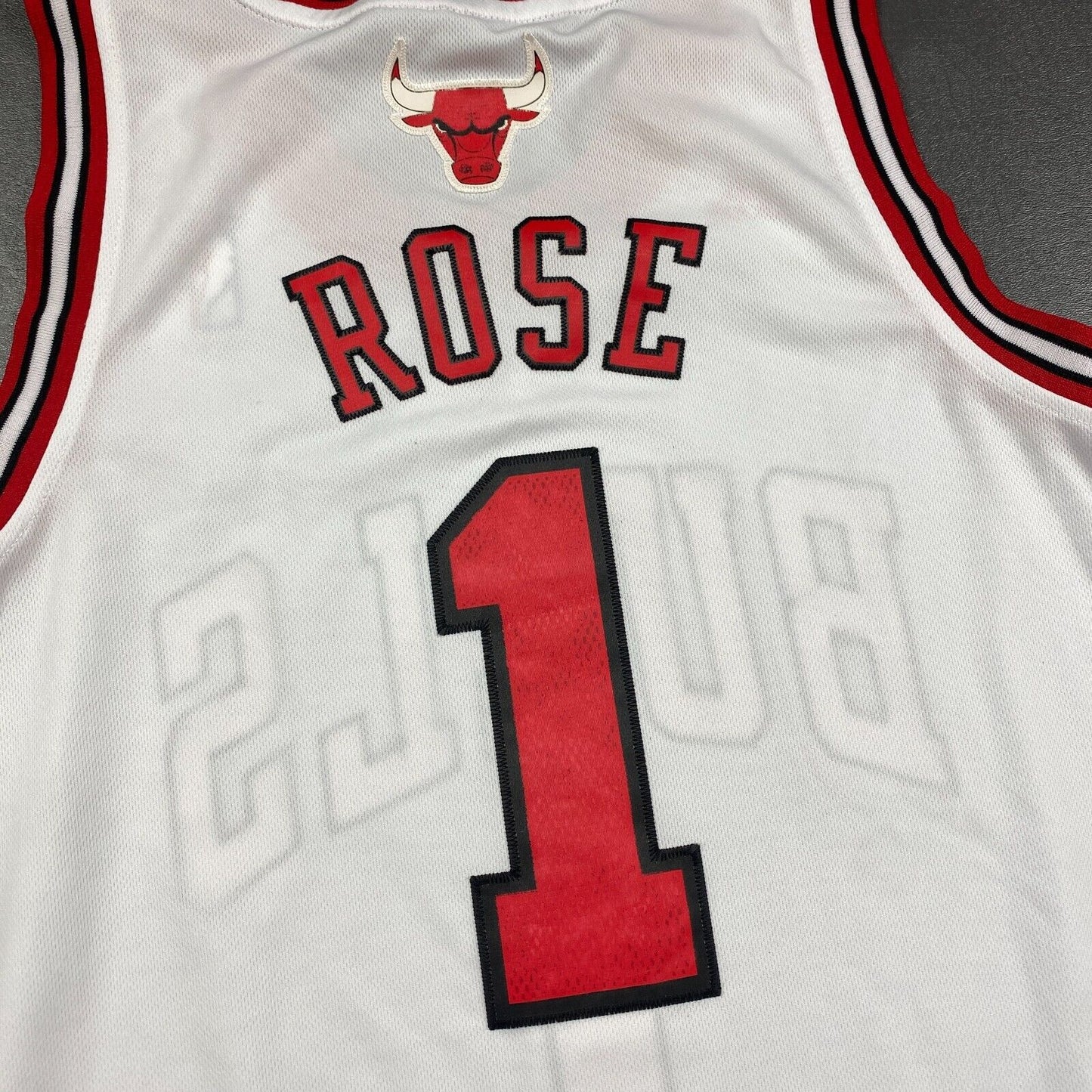 100% Authentic Derrick Rose Adidas Chicago Bulls Jersey Size Size S ( M ) Mens