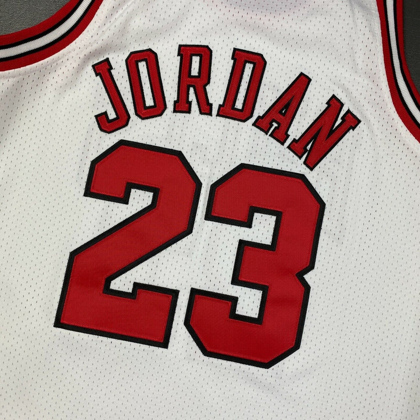 100% Authentic Michael Jordan Mitchell Ness 97 98 Bulls Jersey M 10/12 Youth Boy