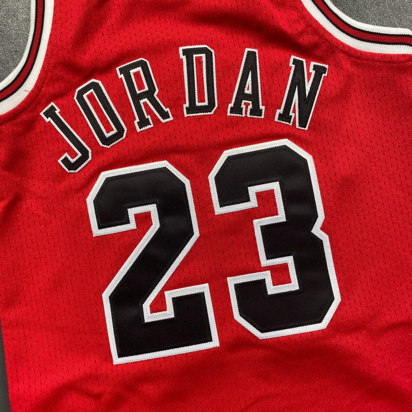 100% Authentic Michael Jordan Mitchell Ness 97 98 Bulls Jersey M 5/6 Boys Kids