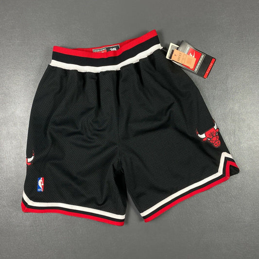 100% Authentic Chicago Bulls Vintage Nike 97 98 Shorts Size 36 L michael jordan