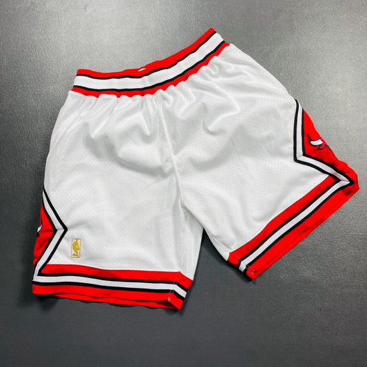 100% Authentic 96 97 Chicago Bulls Mitchell & Ness Pockets Shorts Size L 44 Mens