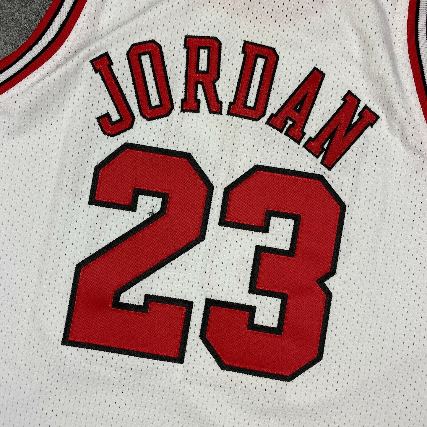 100% Authentic Michael Jordan Mitchell Ness 97 98 Bulls Jersey XL 18/20 Youth