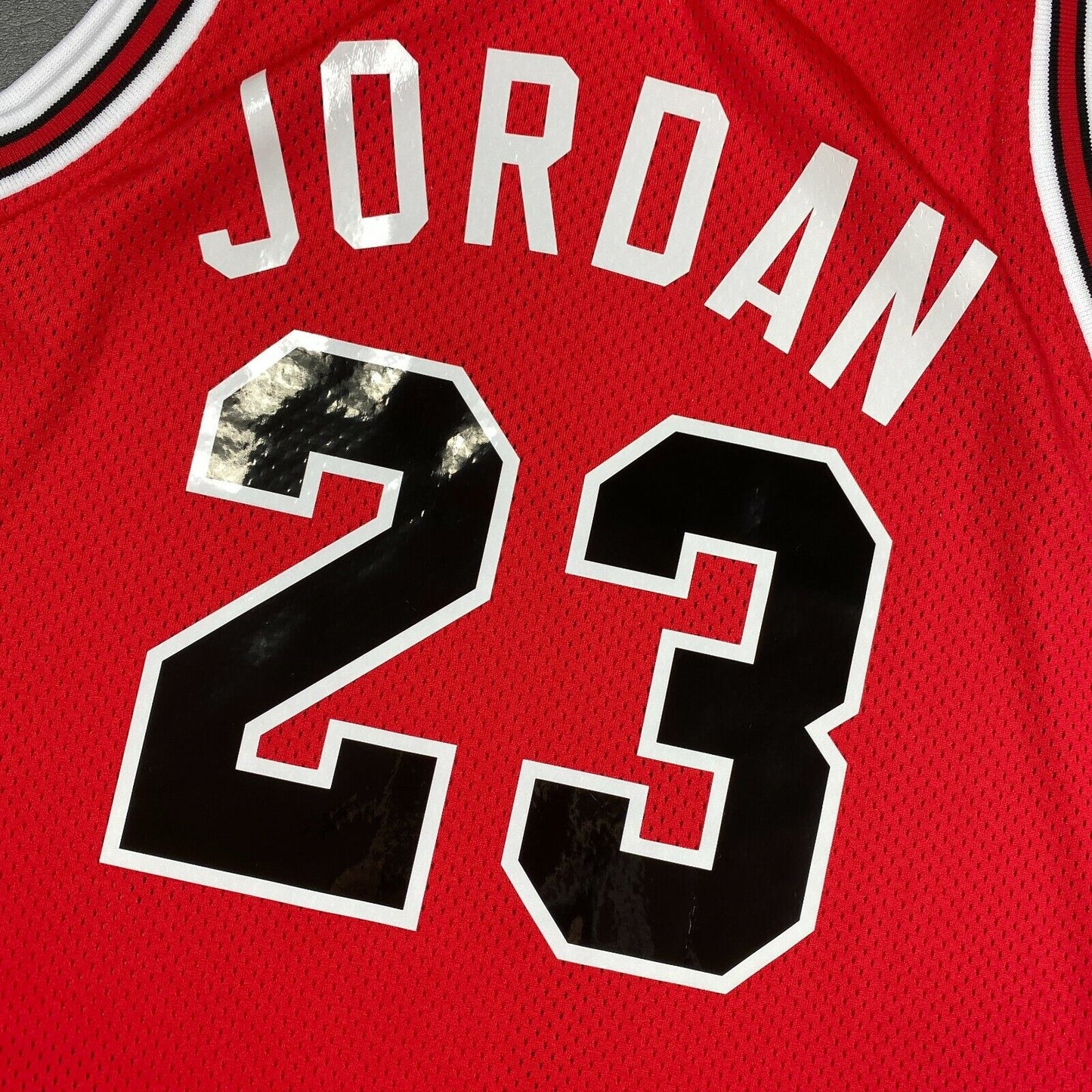 100% Authentic Michael Jordan Mitchell Ness 84 85 Bulls Jersey XL 18/20 Youth