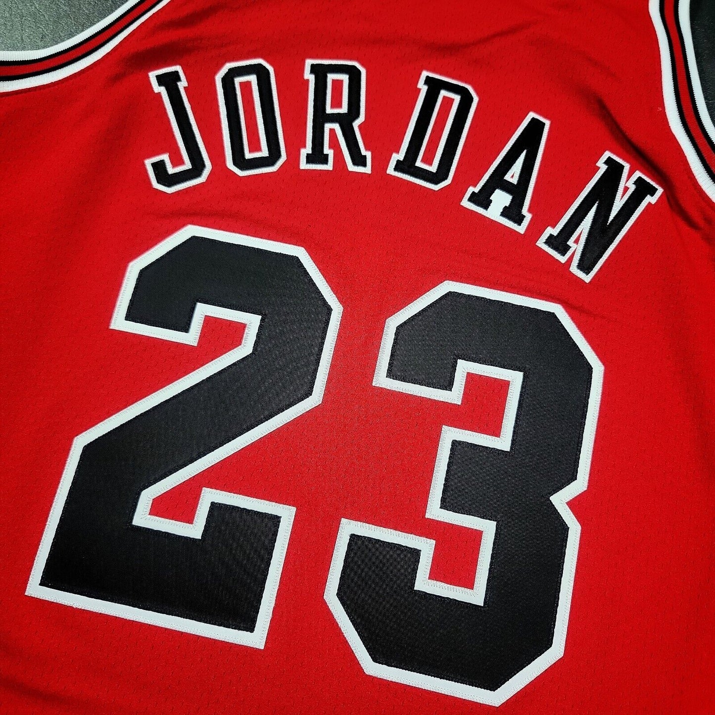 100% Authentic Michael Jordan Mitchell Ness 96 97 Flu Game Bulls Jersey 44 L