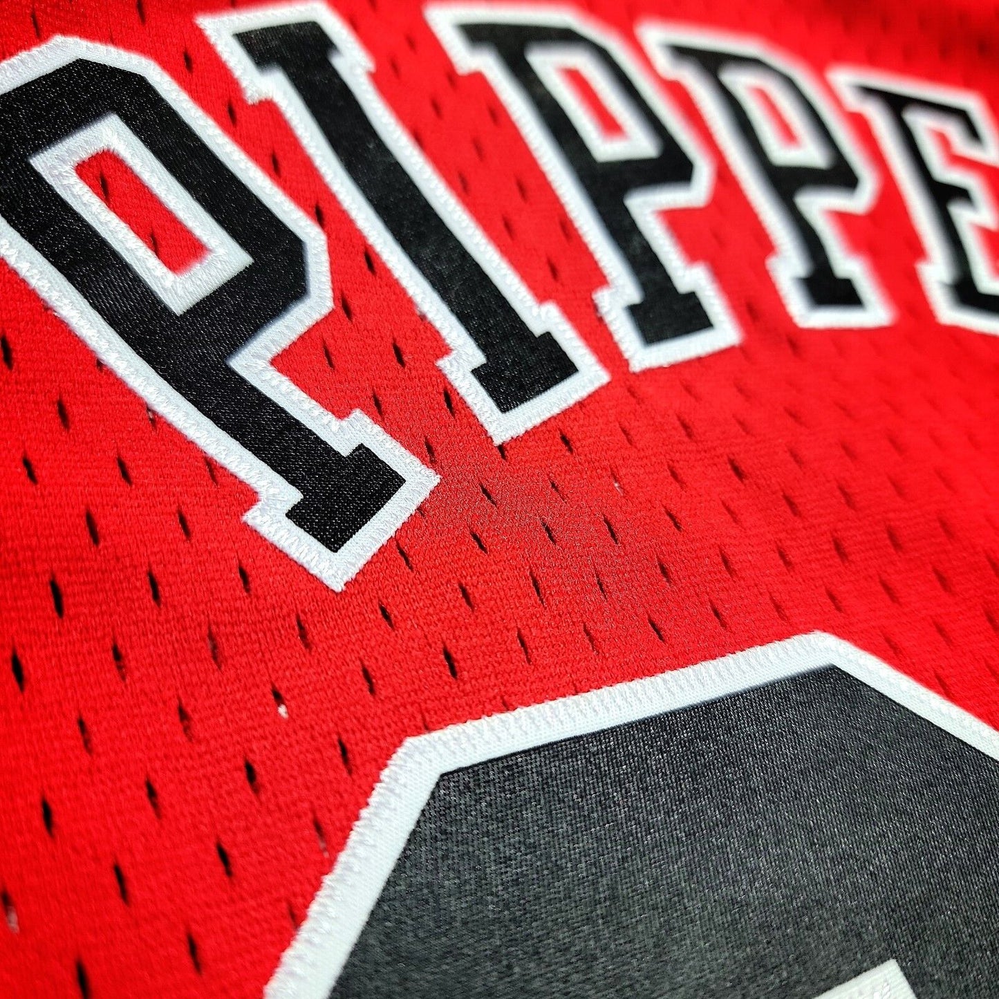100% Authentic Scottie Pippen Mitchell Ness 97 98 Bulls Jersey XL 18/20 Youth