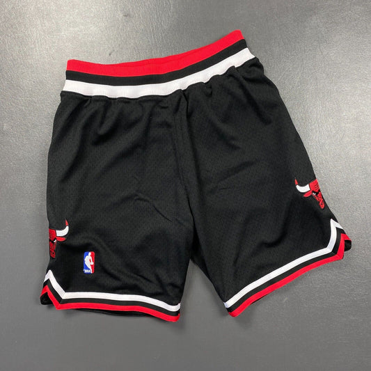 100% Authentic Mitchell & Ness 97 98 Chicago Bulls Shorts Size S 36 Mens jordan