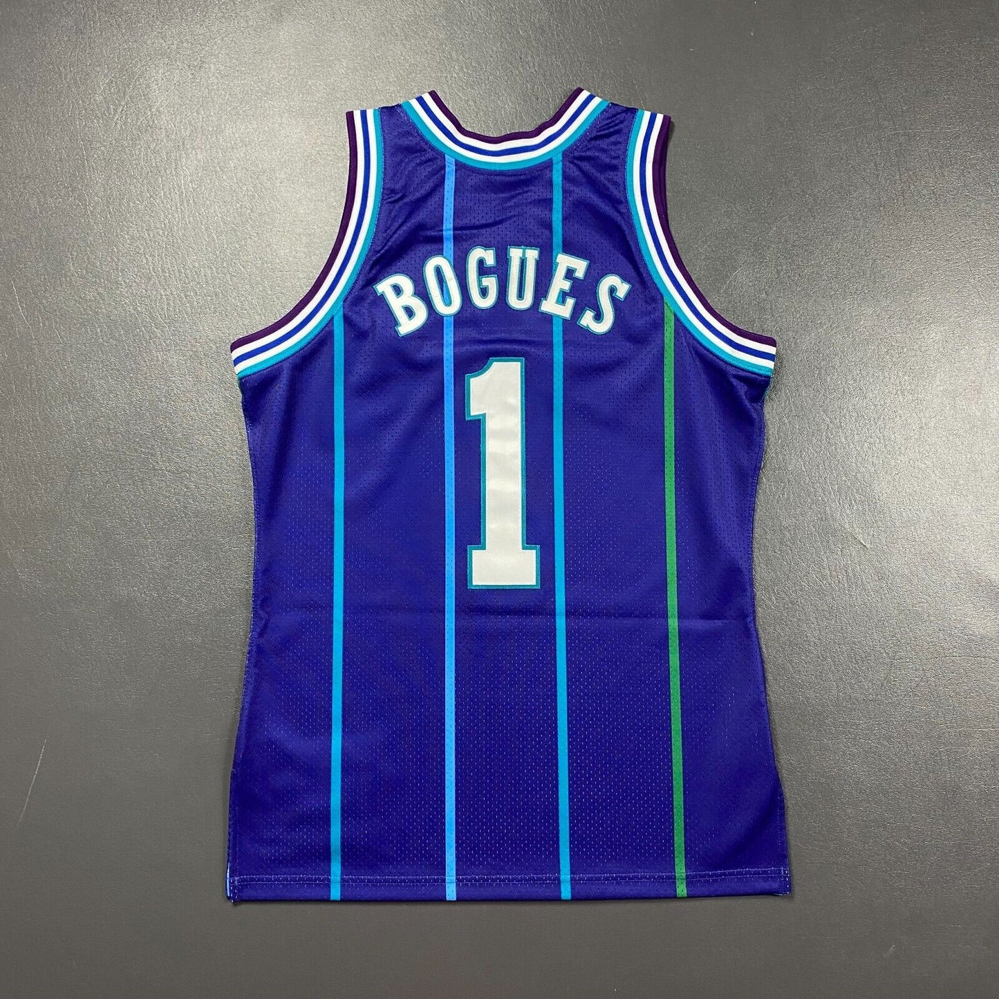 100% Authentic Muggsy Bogues Mitchell Ness 94 95 Hornets Jersey Size 40 M Mens