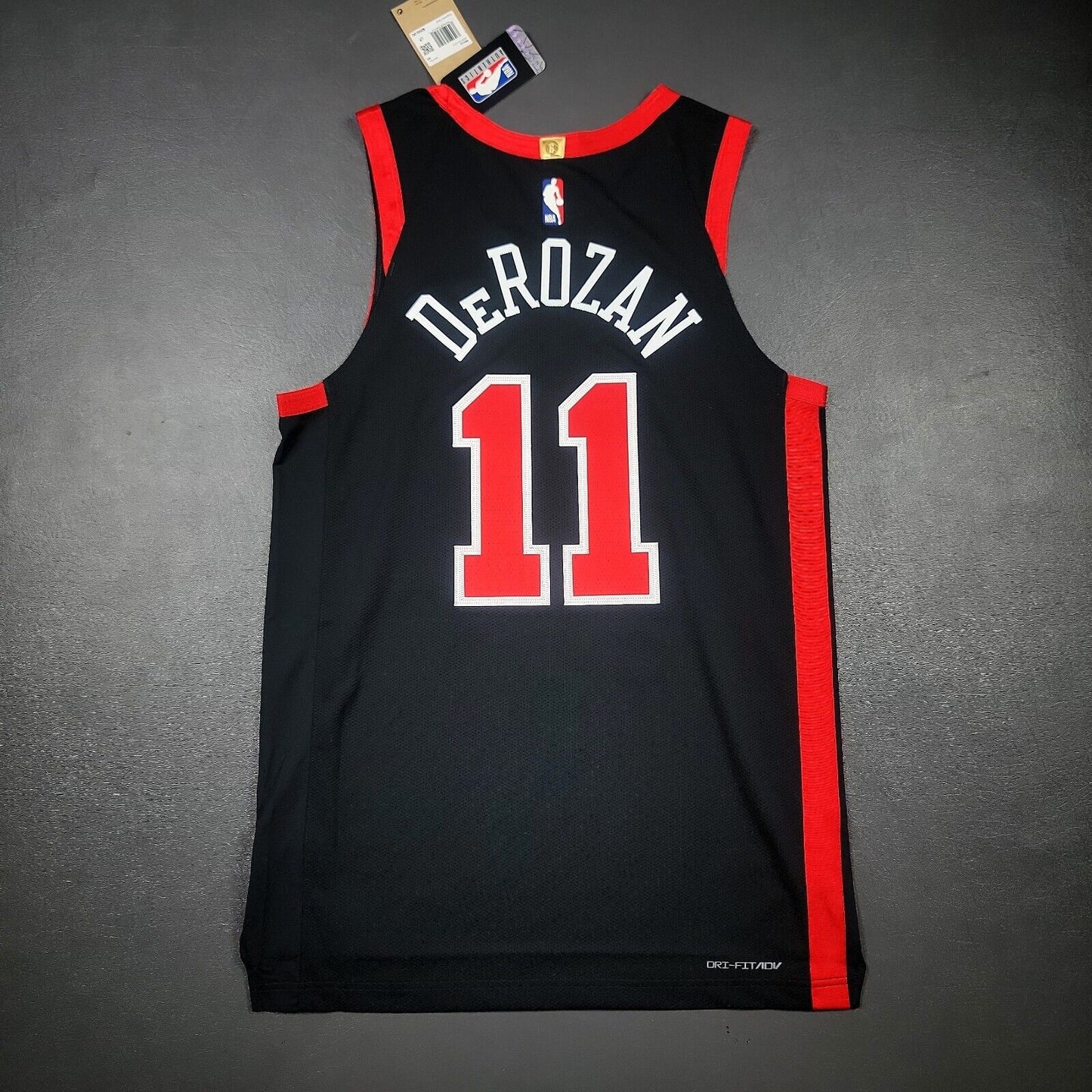 100% Authentic Demar DeRozan Nike Bulls City Edition Jersey Size 44 M Motorola
