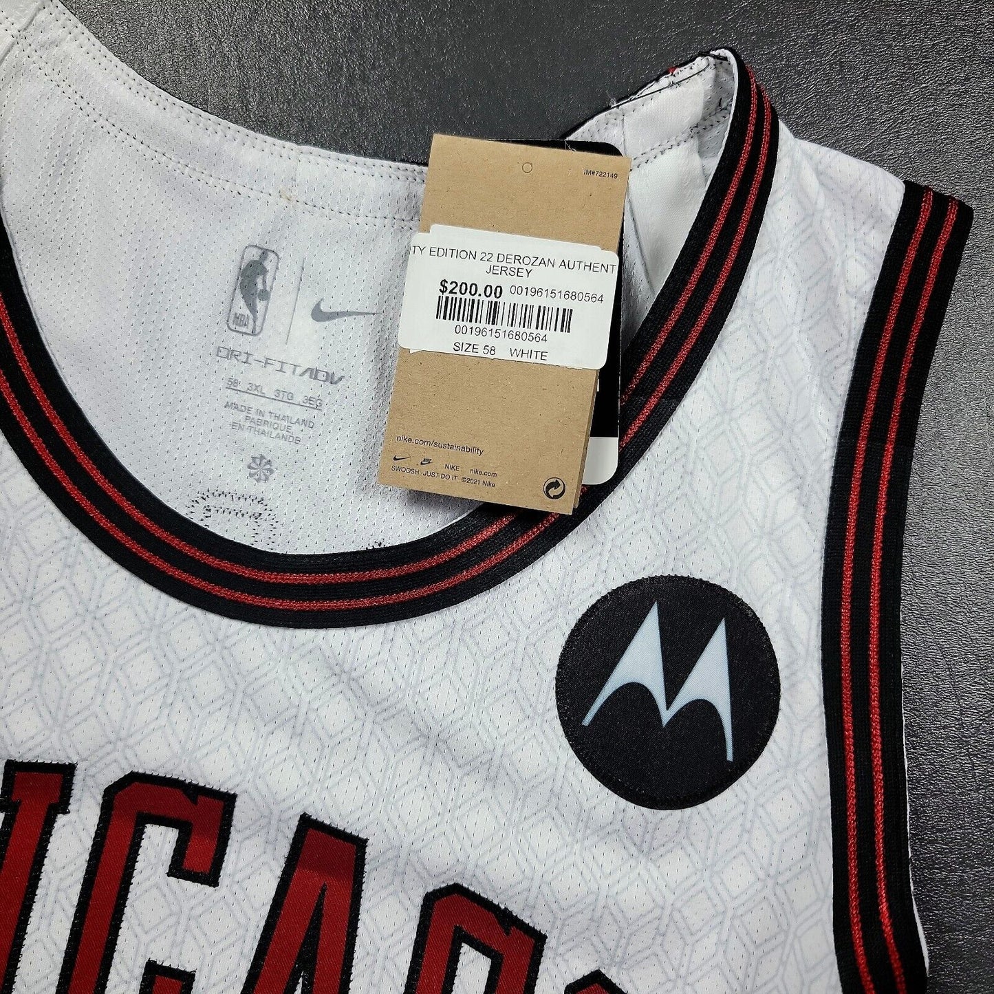 100% Authentic Demar DeRozan Nike Bulls City Edition Jersey Size 58 3XL Motorola