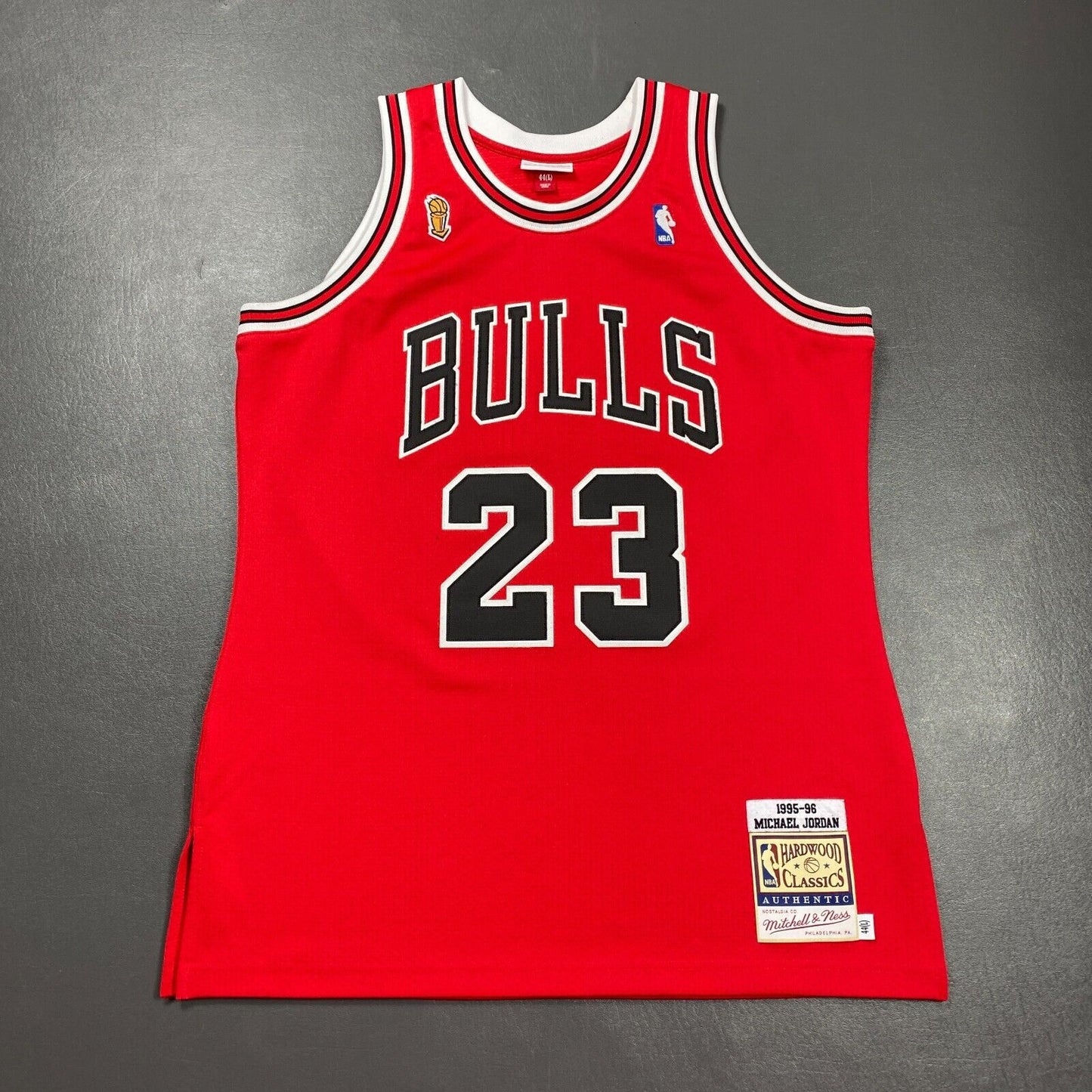 100% Authentic Michael Jordan Mitchell Ness 95 96 Finals Bulls Jersey 44 L Men