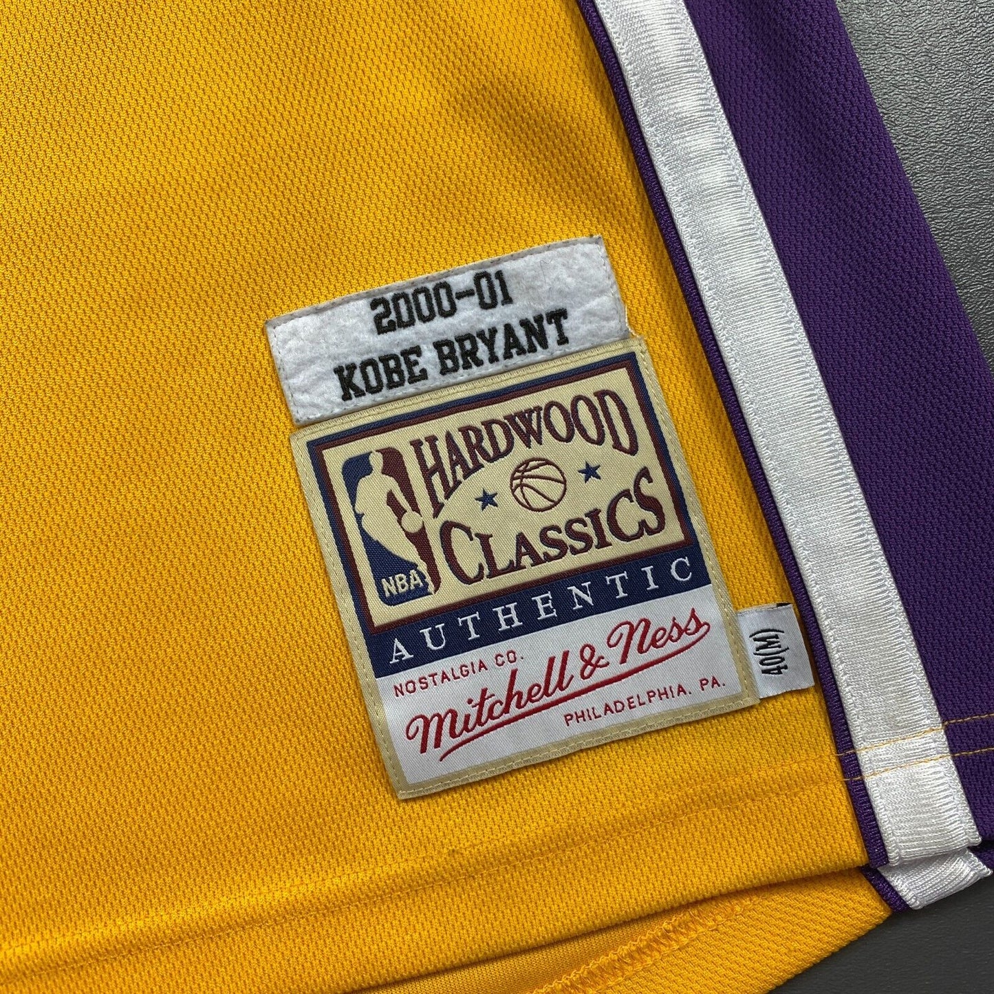 100% Authentic Kobe Bryant Mitchell Ness 00 01 Finals Lakers Jersey Size 40 M