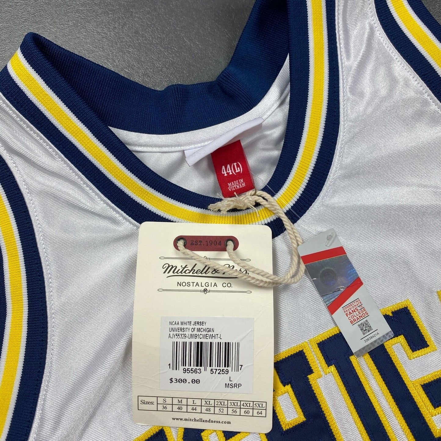 100% Authentic Chris Webber Mitchell & Ness 91 92 Wolverines Jersey Size 44 L