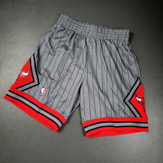 100% Authentic 95 96 Chicago Bulls Mitchell & Ness Swingman Shorts S 36 Mens
