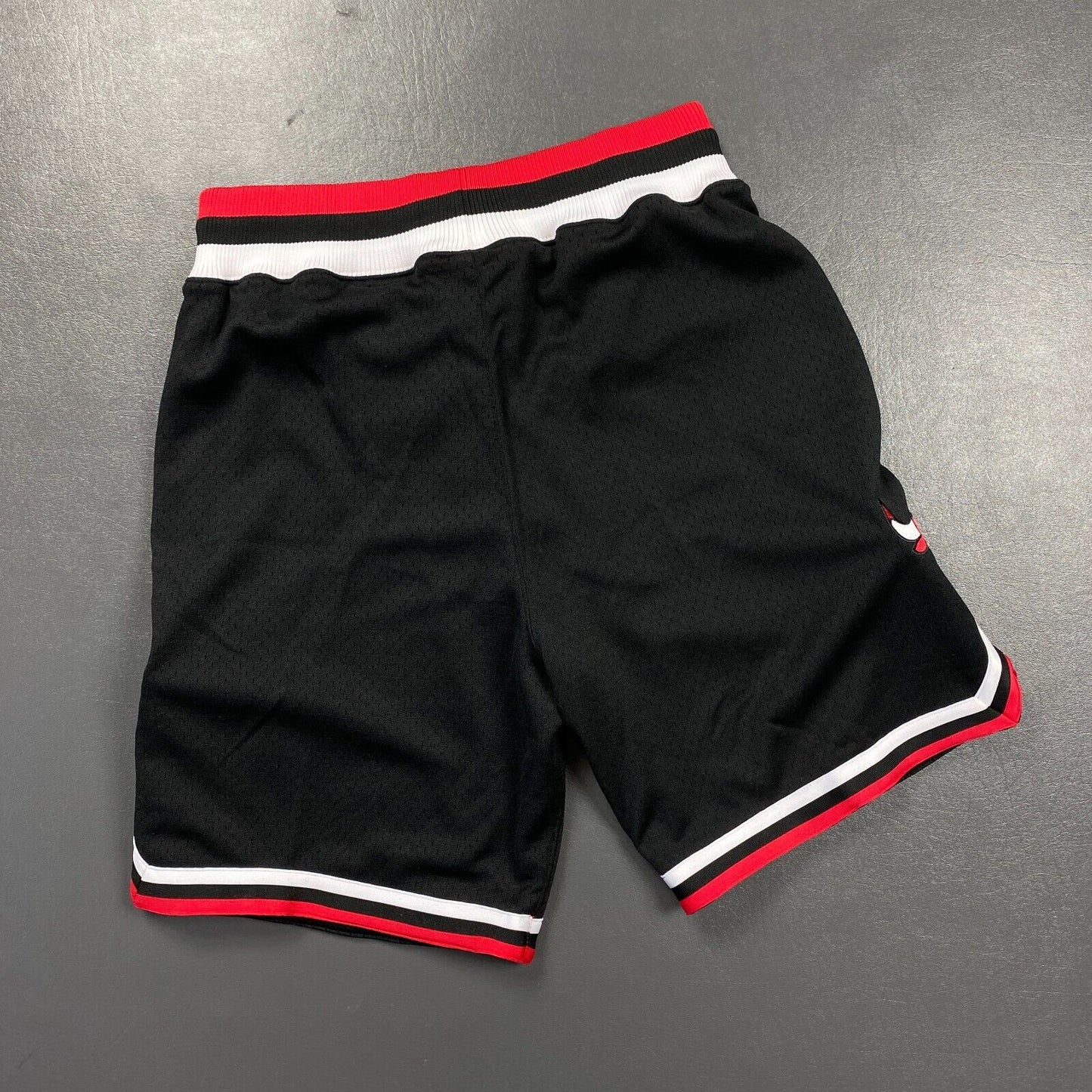 100% Authentic Mitchell & Ness 97 98 Chicago Bulls Shorts Size S 36 Mens jordan