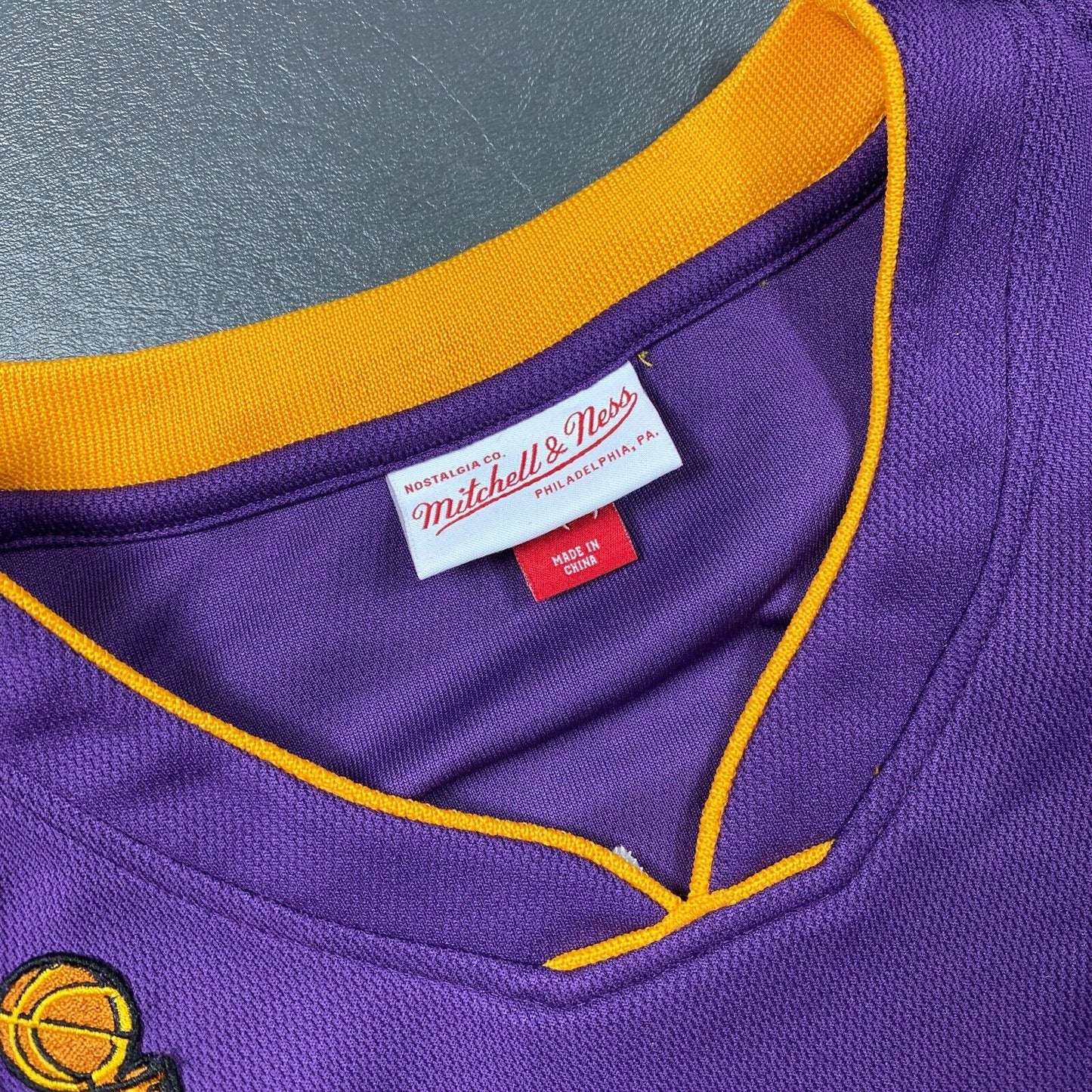 100% Authentic Kobe Bryant Mitchell Ness 08 09 Finals Lakers Jersey Size 40 M