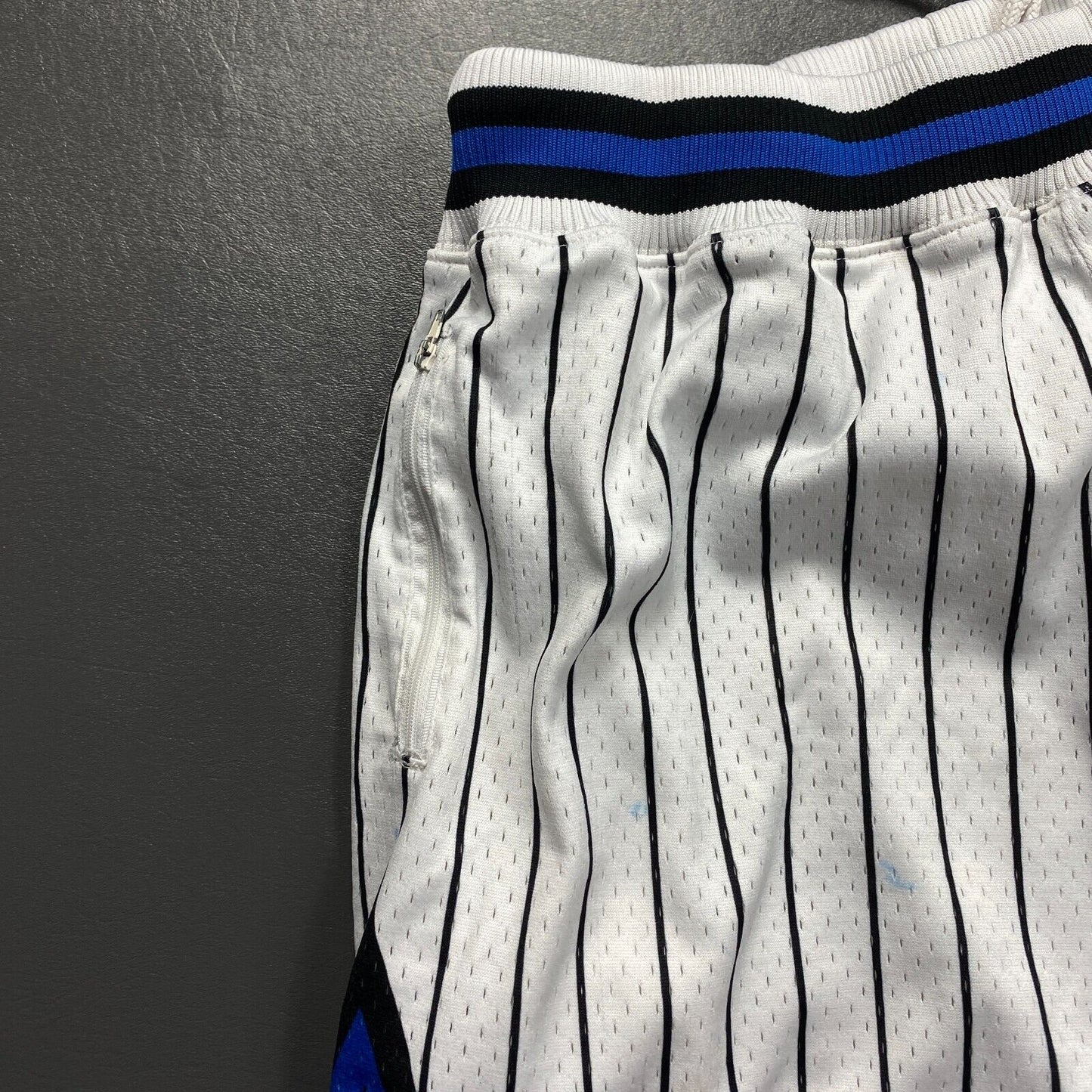 100% Authentic Orlando Magic Mitchell & Ness Custom Pockets Shorts Size M 40