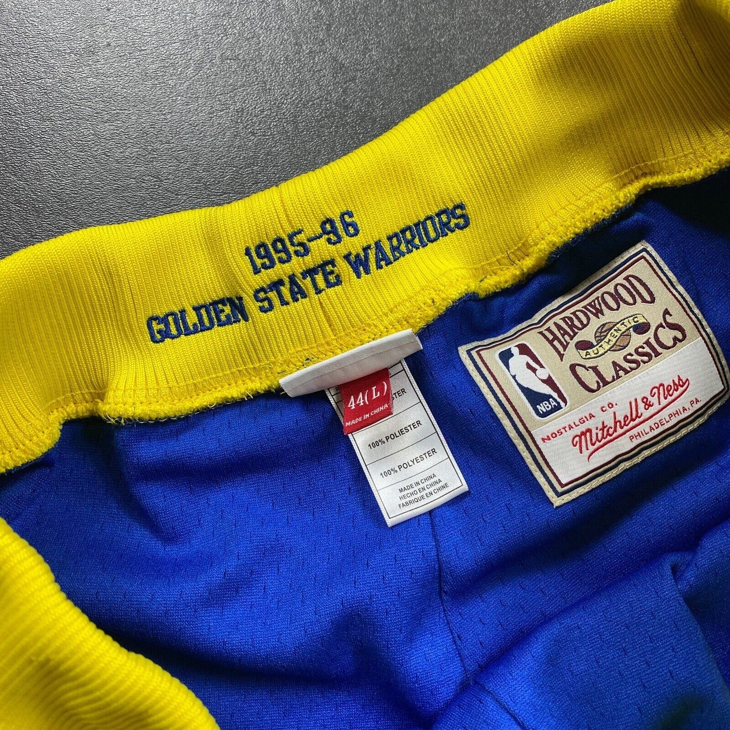 100% Authentic 95 96 Golden State Warriors Mitchell Ness Pockets Shorts Size L