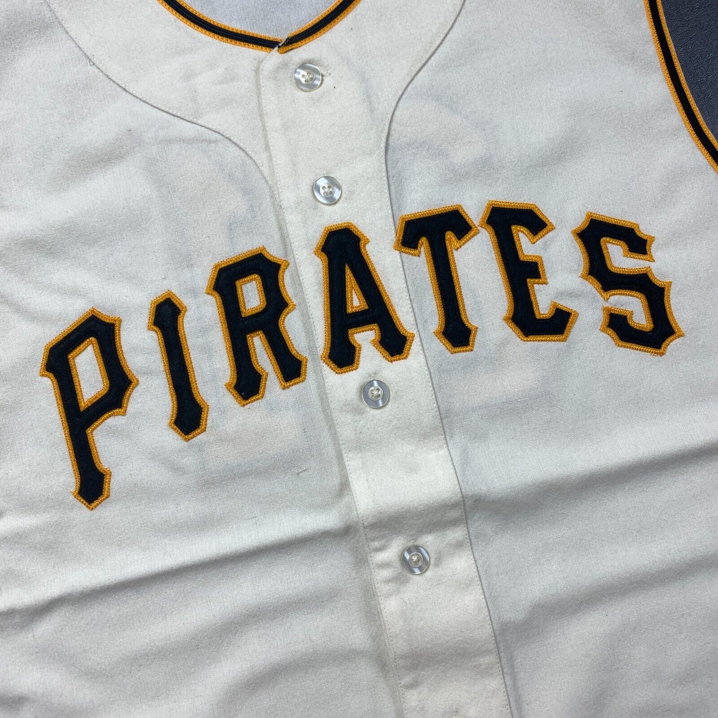 100% Authentic Roberto Clemente Mitchell Ness 1960 Pirates Jersey Size 36 S Mens