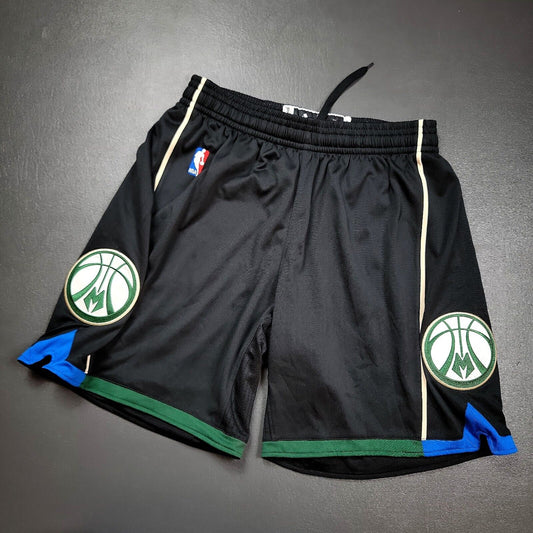 100% Authentic Milwaukee Bucks Adidas Revolution 30 Shorts Size XL Mens