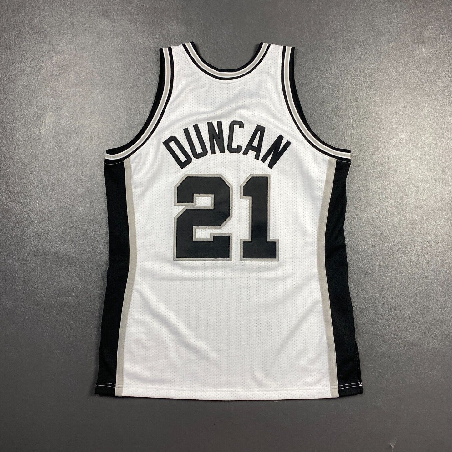 100% Authentic Tim Duncan Mitchell Ness 98 99 NBA Finals Jersey Size 44 L Mens