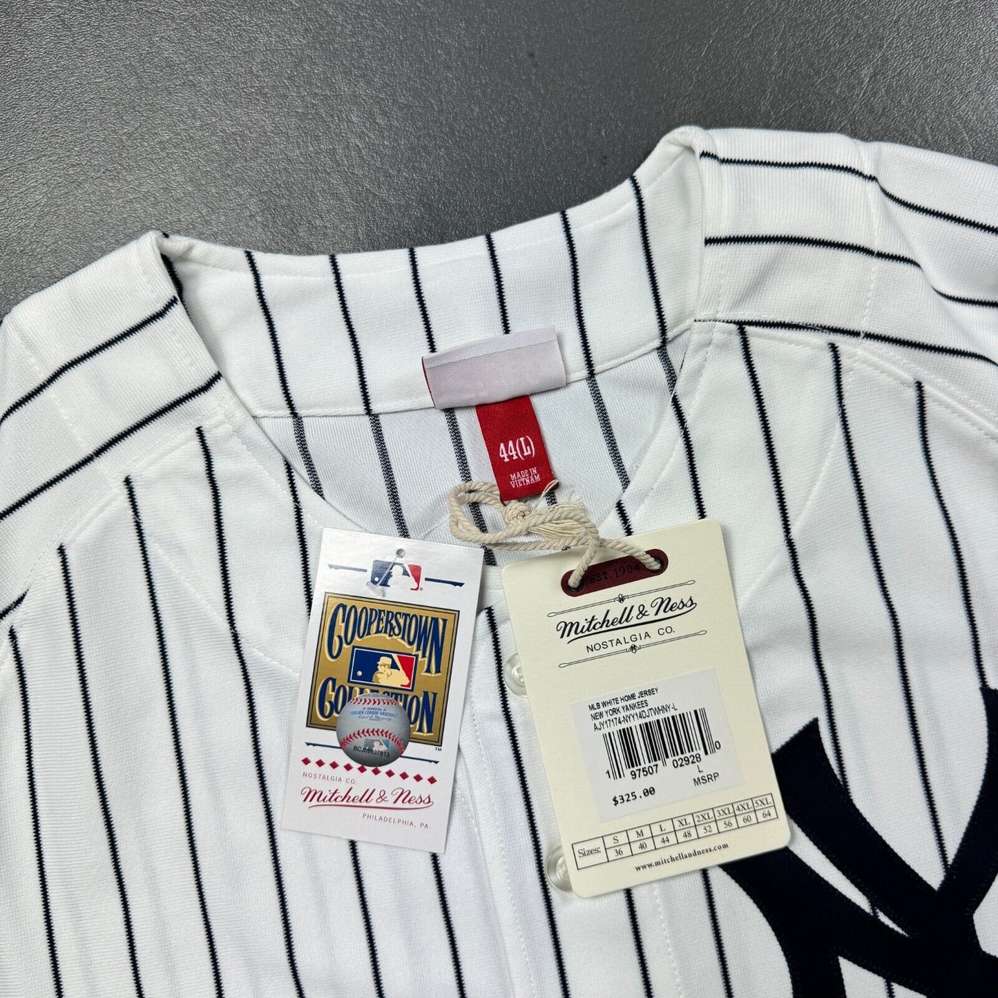 100% Authentic Derek Jeter Mitchell & Ness 2014 NY Yankees Jersey Size L 44 Mens