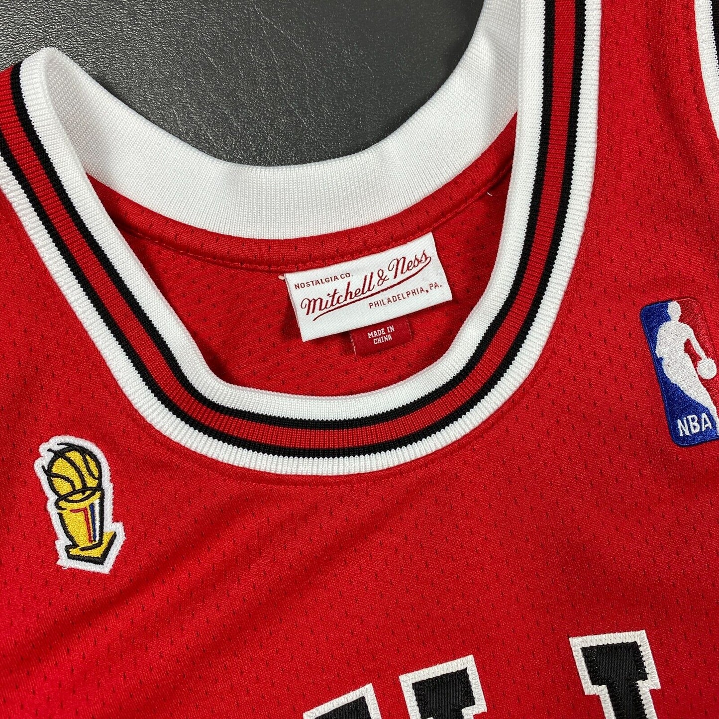 100% Authentic Michael Jordan Mitchell Ness 95 96 Finals Bulls Jersey 40 M Men