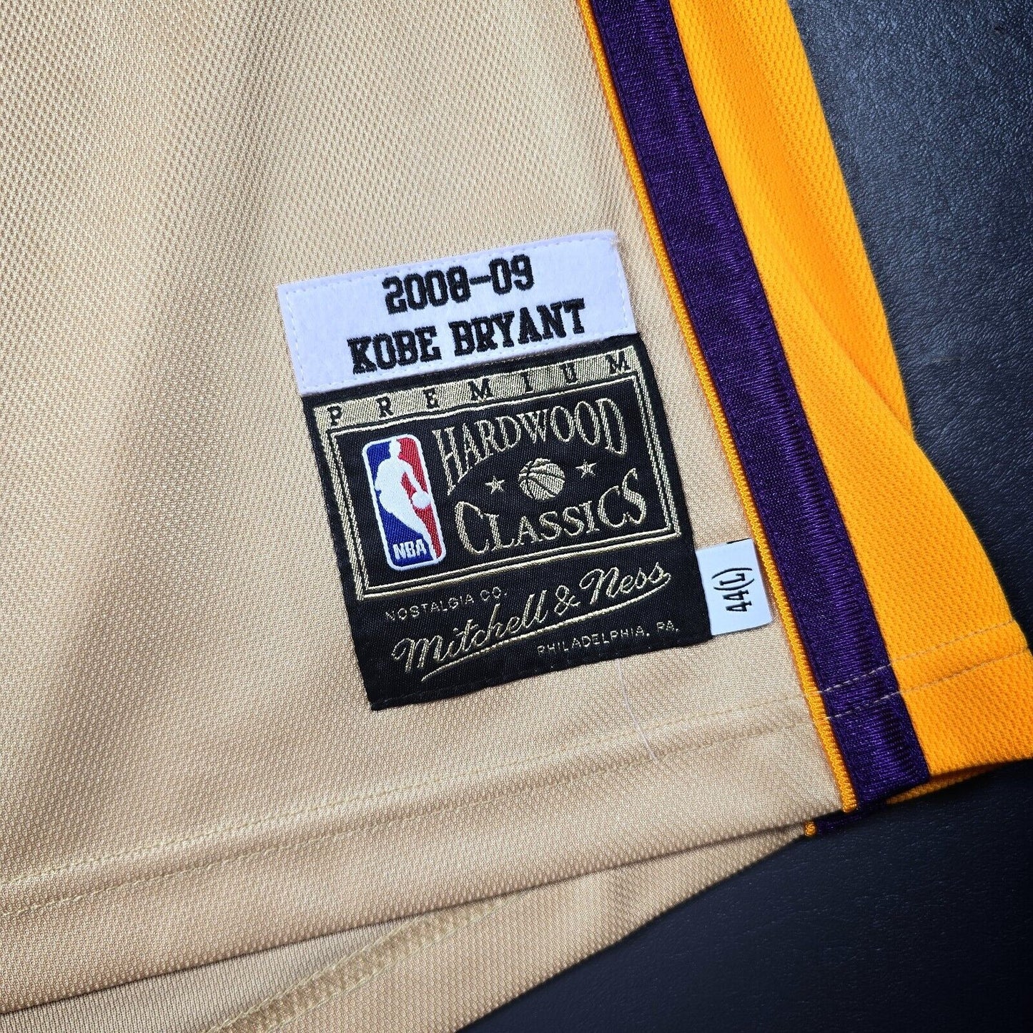 100% Authentic Kobe Bryant Mitchell Ness 08 09 Gold Premium Lakers Jersey 44 L