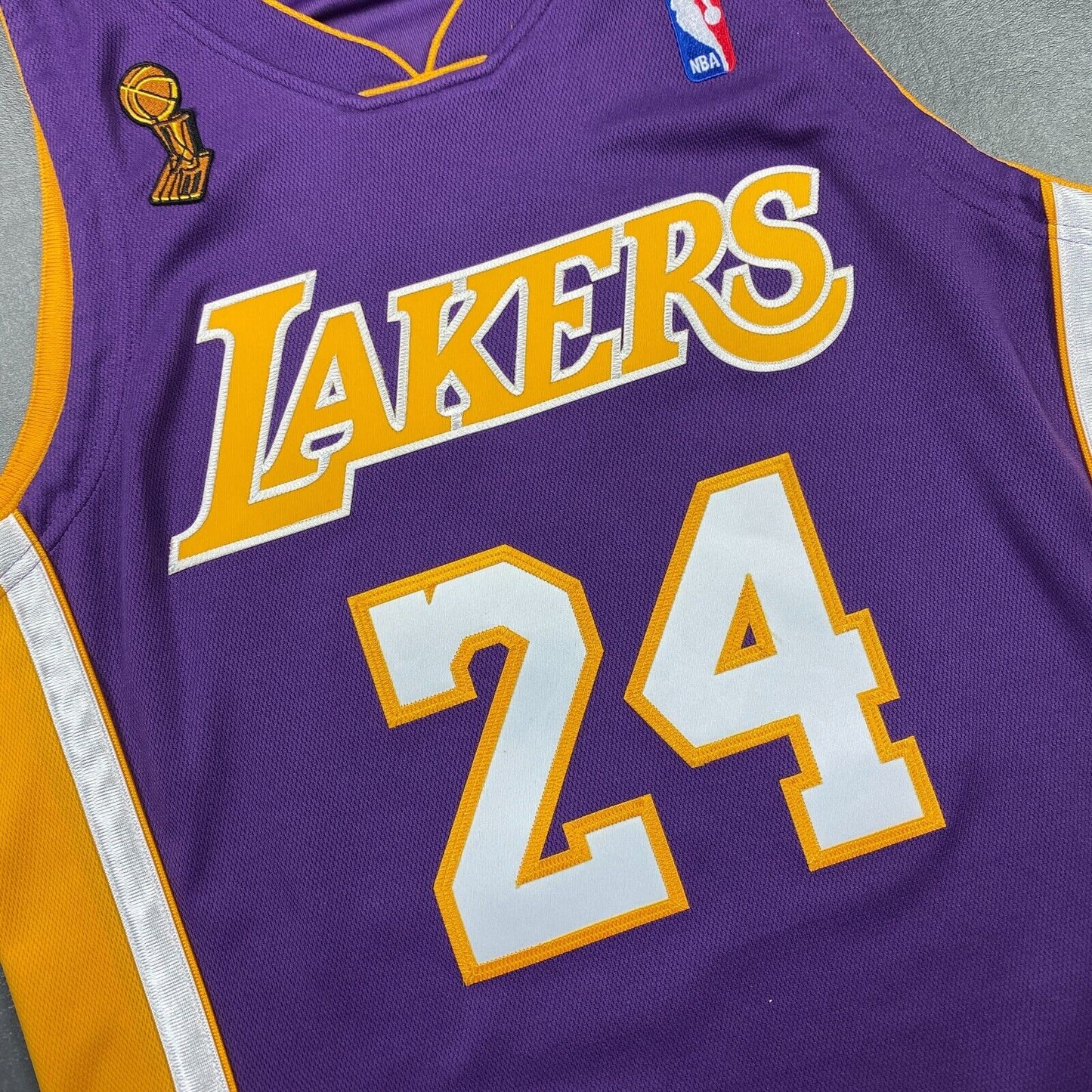 100% Authentic Kobe Bryant Mitchell Ness 08 09 Finals Lakers Jersey Size 40 M