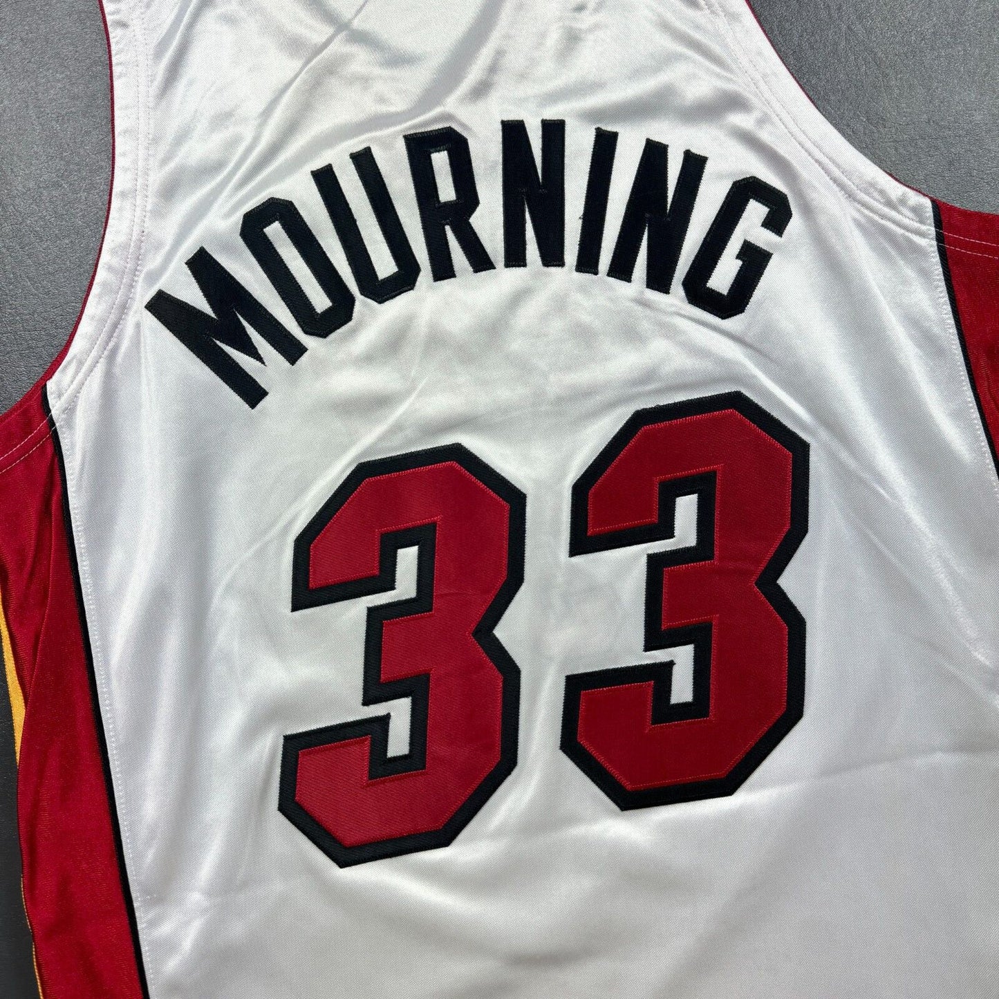 100% Authentic Alonzo Mourning Vintage Nike Miami Heat Jersey Size 48 XL 911