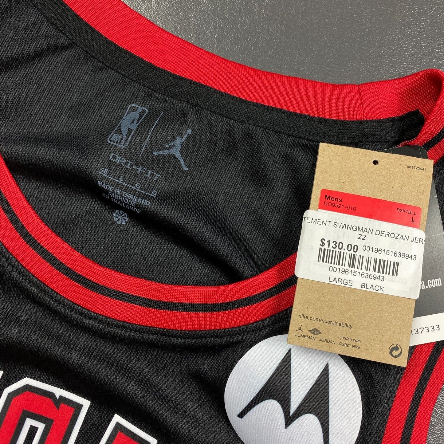 100% Authentic Demar DeRozan Nike Bulls Statement Swingman Jersey Size 48 L