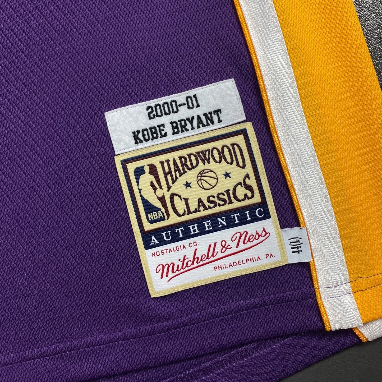 100% Authentic Kobe Bryant Mitchell Ness 00 01 Finals LA Lakers Jersey Size 44 L