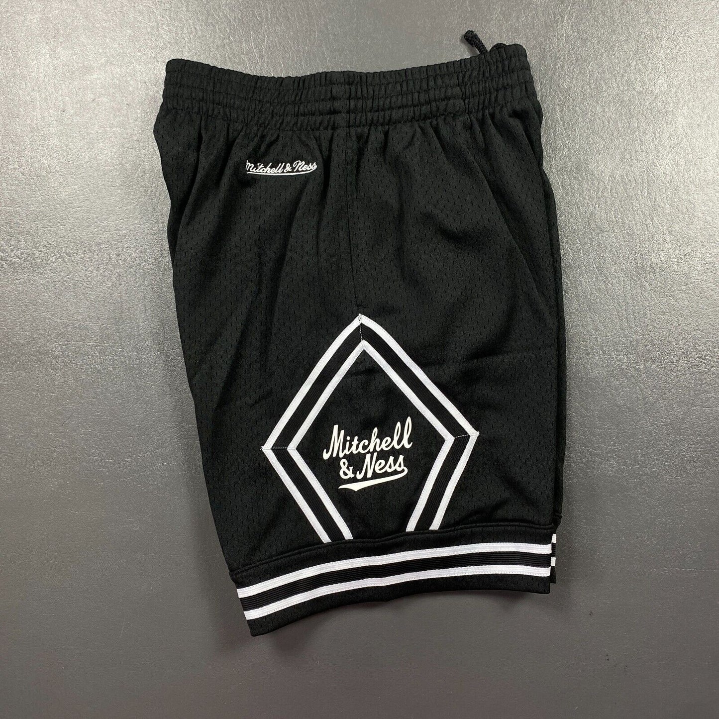 100% Authentic Mitchell & Ness Diamond Script Black Shorts Size S 36 Mens