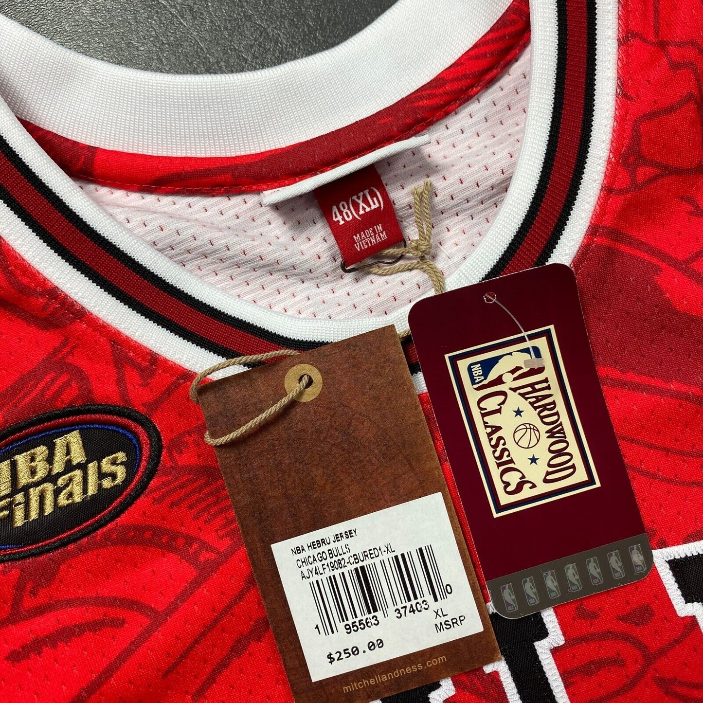 100% Authentic Hebru Brantley x Mitchell & Ness Bulls Jersey Size 48 XL jordan